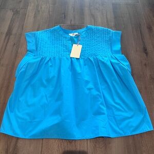 Entro smocked aqua top size small NWT